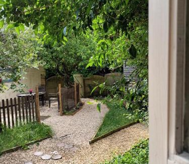 Abergavenny Bed & Breakfast | Cherryberry Lodges