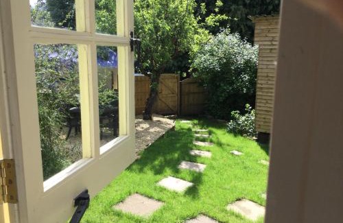 Abergavenny Bed & Breakfast | Cherryberry Lodges