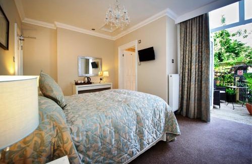 Trafford Hotel | Cheshire Hospitality Ltd Trading As Lennox Lea Studios and Apartments