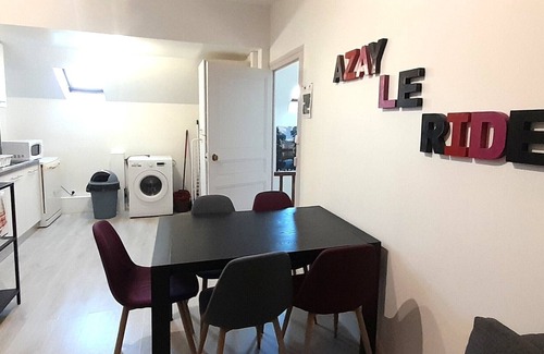 Azay-le-Rideau Apartment | Chez Benjamin -> 4 to 6 people in the center of Azay