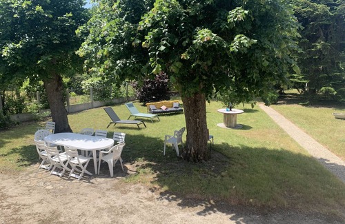 Romorantin-Lanthenay House | Chez Gina, Maison de Ville & son Grand Jardin à Romorantin-lanthenay