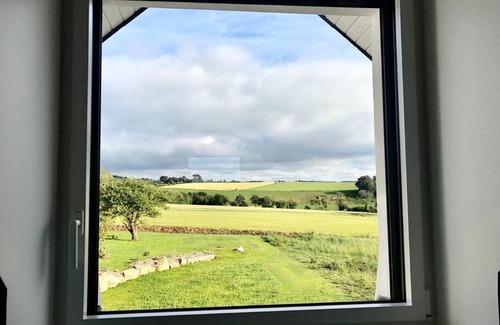 Plonevez-Porzay Apartment | Chez mamy Odette- Appartement lumineux en bord de mer