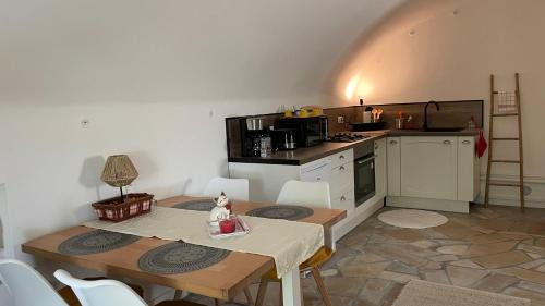 La Garde-Adhemar House | Chez Mi-Chèle