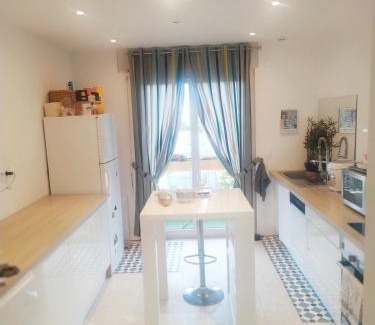 Perpignan Apartment | Chez Michel & jenny Appartement 100m2 Perpignan parking gratuit