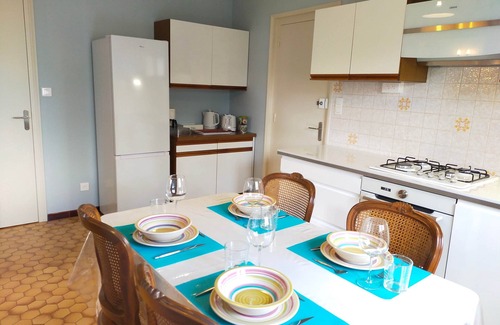 Saint-Julien-Chapteuil House | Chez Tata Malou house with garden and enclosed courtyard