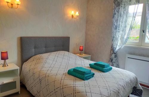 Saint-Julien-Chapteuil Apartment | Chez Tata Malou - Maison avec jardin, cour fermée, proche toutes commodités