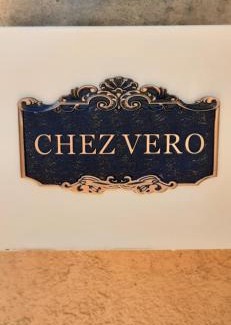 Aubagne Bed & Breakfast | CHEZ VERO - Chambre d'hôte privée - proche Cassis Ste Baume Marseille Le Castelet Agora - parking clos -