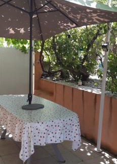 Aubagne Bed & Breakfast | CHEZ VERO - Chambre d'hôte privée - proche Cassis Ste Baume Marseille Le Castelet Agora - parking clos -