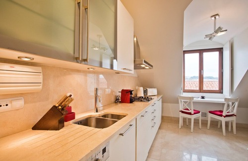 Encarnacao Apartment | Chiado 2 - Misericórdia - The perfect choice for those who whant to be in the middle of everything w