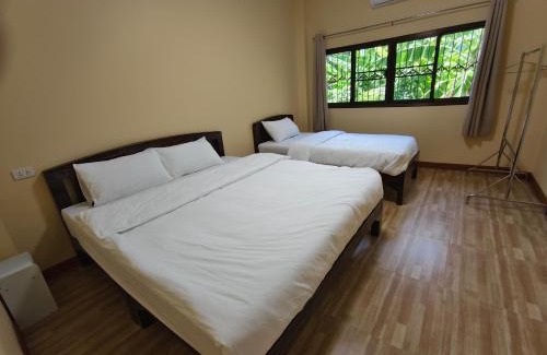 Old City House | Chiang Mai Downtown Privacy Home