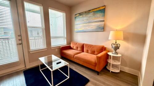 McNeil Apartment | Chic 1 Bed Apt Pool And Fitness