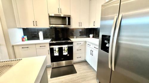 McNeil Apartment | Chic 1 Bed Apt Pool And Fitness