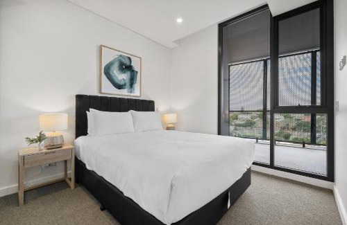 North Fremantle Apartment | Chic 1-Bed Escape in Fremantle with Parking