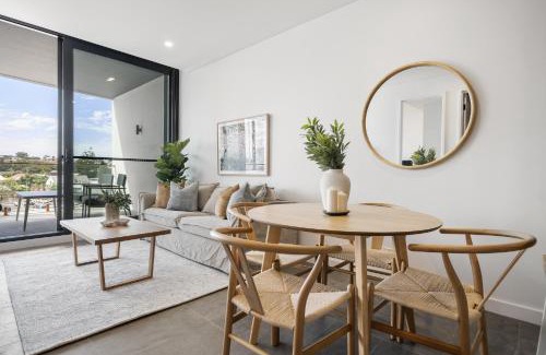 North Fremantle Apartment | Chic 1-Bed Escape in Fremantle with Parking
