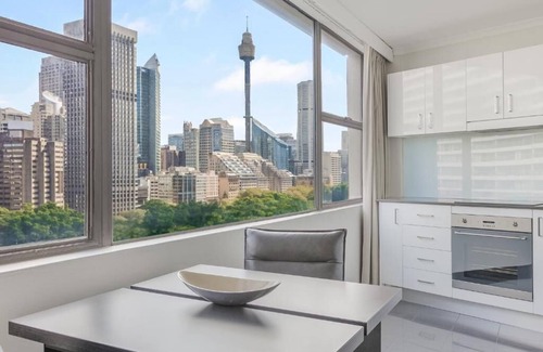 Woolloomooloo Apartment | Chic 1 Bedroom Apartment at College Street, Sydney CBD