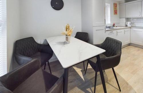 Belfast Apartment | Chic 1-Bedroom Apartment