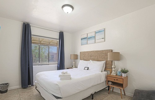 Governmental Mall Apartment | Chic 1BR, mins to ASU downtown Phoenix + Workspace