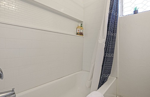 Governmental Mall Apartment | Chic 1BR, mins to ASU downtown Phoenix + Workspace