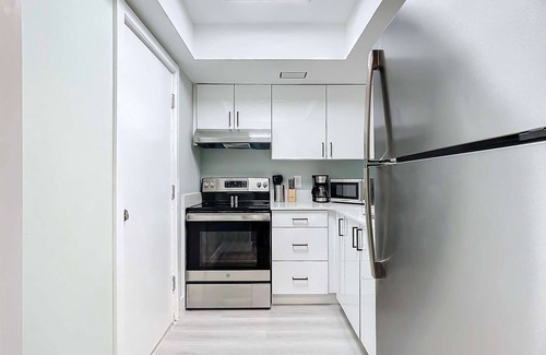 Lauderdale Harbours Condo | Chic 1BR: Pool Access & Modern Enhancements