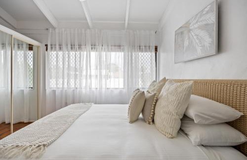 Mooloolaba House | Chic 2-Bed Cabin-Style Home by Mooloolaba Beach