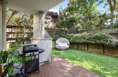 Dee Why Apartment | Chic 2-Bed Dee Why Haven with Backyard & BBQ