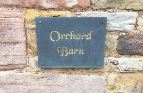 Winkhill House | Chic 2 Bed Peak District Cottage Barn - Alton Towers, Christmas Markets, Polar Bears, Chatsworth