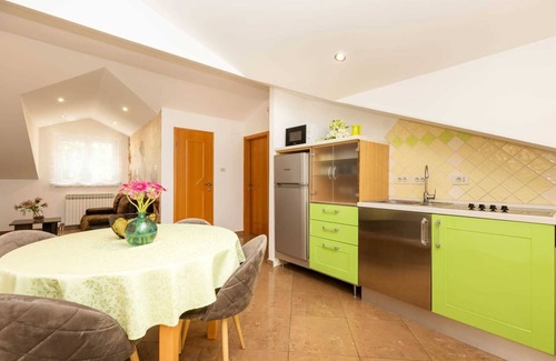 Artatore Apartment | Chic 2-Bedroom Apartment, Perfect for 4