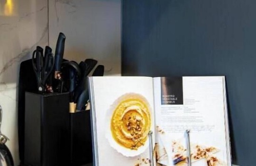 Greater Johannesburg Metropolitan Area Apartment | Chic 2-bedroom apartment with AC, WiFi in fantastic Midrand