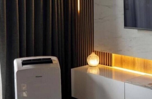 Greater Johannesburg Metropolitan Area Apartment | Chic 2-bedroom apartment with AC, WiFi in fantastic Midrand