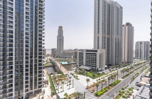 Dubai Apartment | Chic 2-bedroom apartment with WiFi, AC in Creek Harbour Dubai