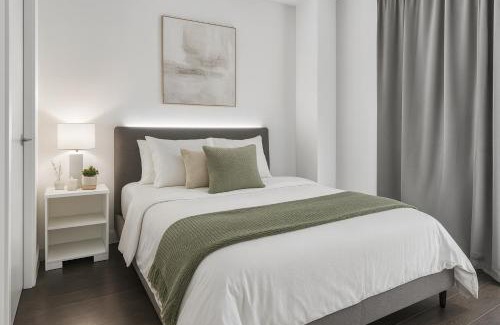 Downtown Eastside Apartment | Chic 2-Bedroom Getaway near Breweries and Local Cafés