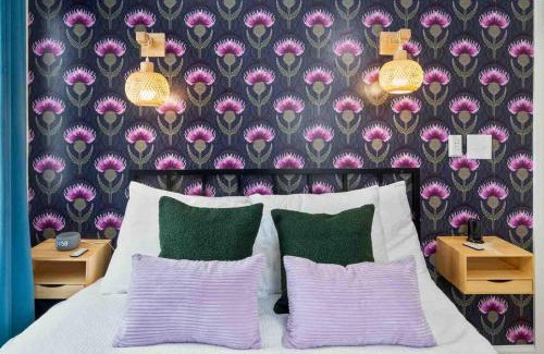 South Bend House | Chic 2br Near Nd Kingqueen Beds Firepitgrill