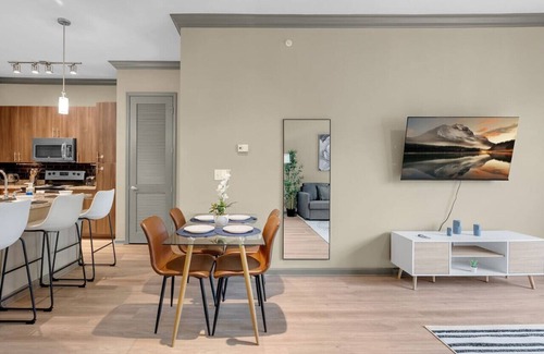 Brady Arts District Apartment | Chic 2BR- Pool,Gym,Parkng,Near BOK Ctr&Arts Dstrct