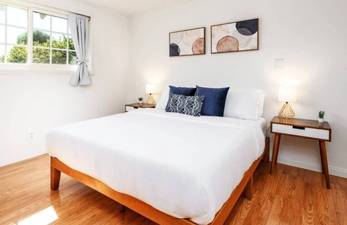 Fullerton House | Chic 4BR Entertainer / Arcade / CLOSE to Disney