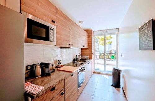 Clamart Apartment | Chic and spacious apart with parking and garden