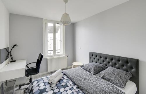 Cergy Apartment | Chic and spacious apart with parking