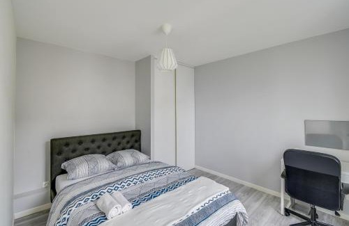 Cergy Apartment | Chic and spacious apart with parking