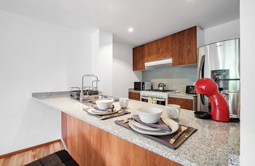 La Condesa Apartment | Chic Apartment in Condesa with balcony and park view