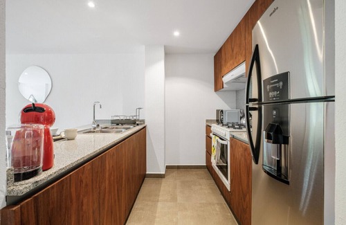 La Condesa Apartment | Chic Apartment in Condesa with balcony and park view