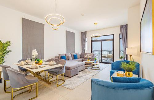 Umm Suqeim 3 Apartment | Chic Apartment with Balcony & Views