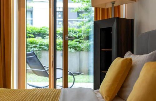 Mirow Apartment | Chic Apartments - Mennica144