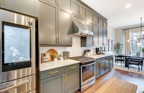 Castleberry Hill Apartment | Chic Atlanta Vacation Rental ~ 1 Mi to Downtown!