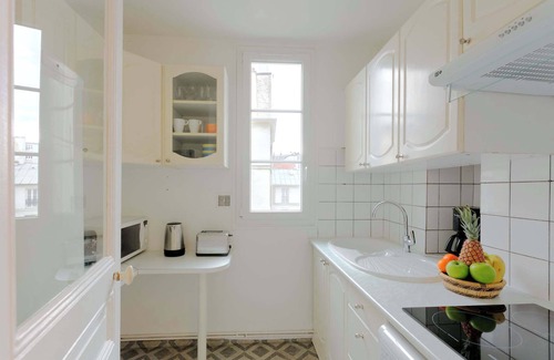 Quartier Sainte-Marguerite Apartment | Chic Bastille 1BR Flat - Paris Republique Area