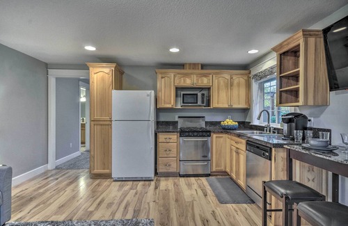 Battle Ground Apartment | Chic Battle Ground Apartment ~ 18 Mi to Vancouver!