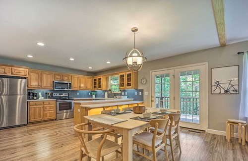 Bella Vista Cottage | Chic Bella Vista Getaway: Bike the Back 40!