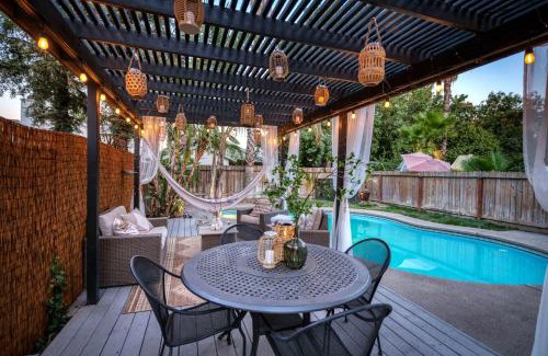 Raisin House | Chic Boho 3BR Home Near Woodward Park