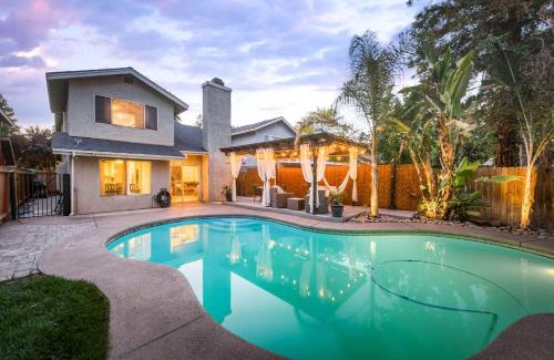 Raisin House | Chic Boho 3BR Home Near Woodward Park