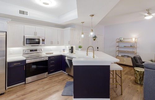 Redevelopment Area Condo | Chic Coastal Condo - Steps to the Best of Naples