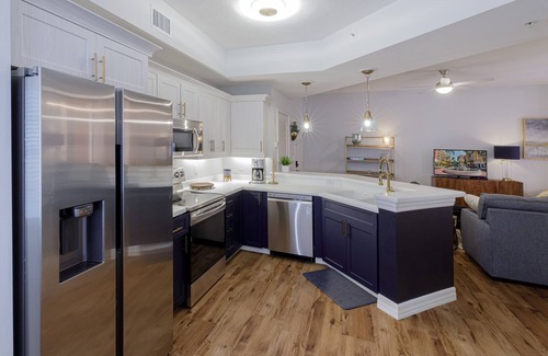 Redevelopment Area Condo | Chic Coastal Condo - Steps to the Best of Naples