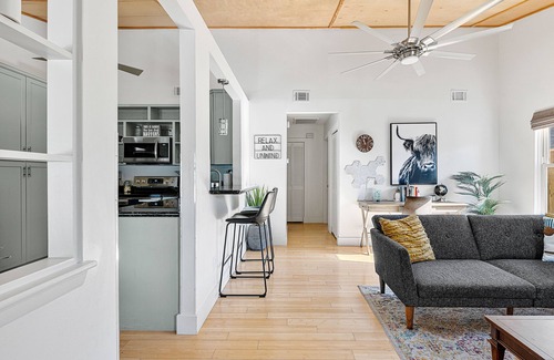 Mallard Lakes House | Chic Coastal | Dog Friendly Home with Fenced Yard
